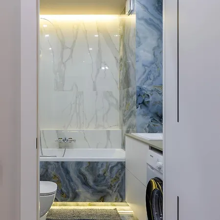 новобудова великобританія, шевченка 27 Apartment *