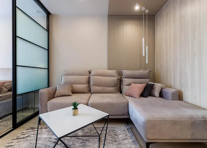 новобудова великобританія, шевченка 27 *