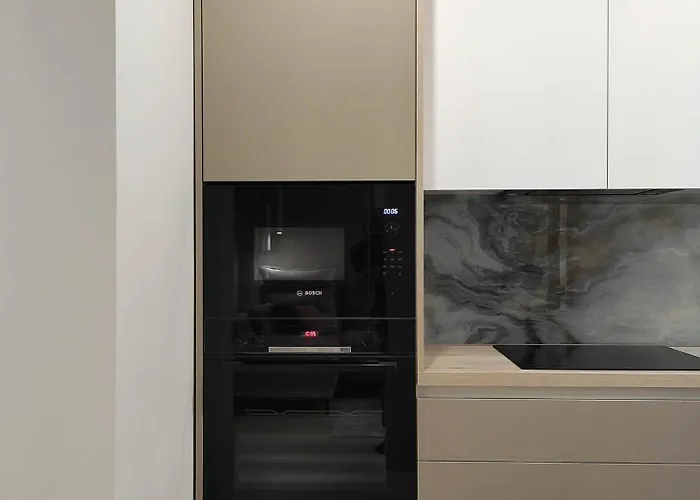 новобудова великобританія, шевченка 27 * Lviv